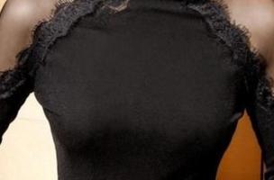 Elegantes T-Shirt mit Stehkragen und Ärmeln mit transparenten Stoffeinsätzen  Begonya, schwarz