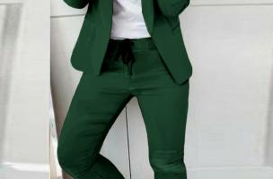 Eleganter einfarbiger Hosenanzug Estrena, grün