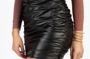 Taillierter Minirock aus Kunstleder mit Raffung  Ginerve, schwarz