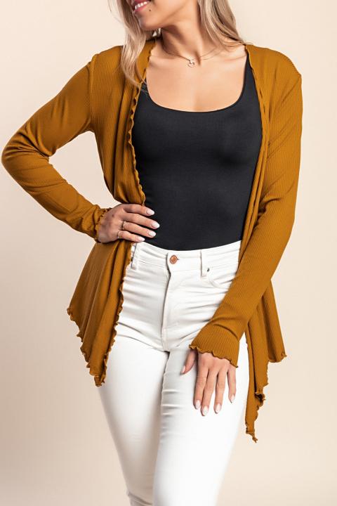 Das Model ist 175 cm groß und trägt Größe M.
