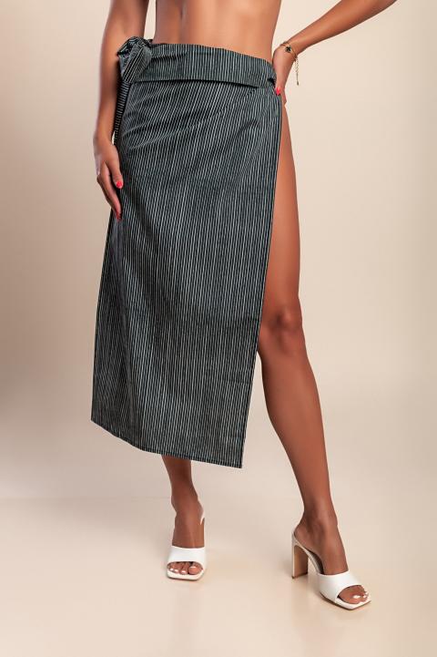 Das Model ist 167 cm groß.