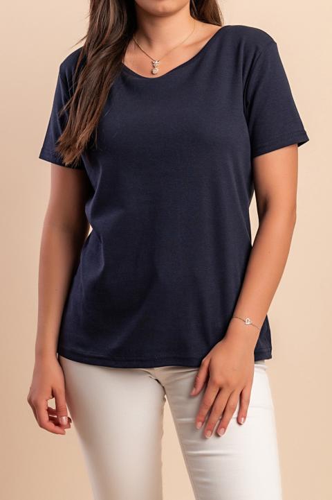Das Model auf dem Bild ist 170 cm groß.