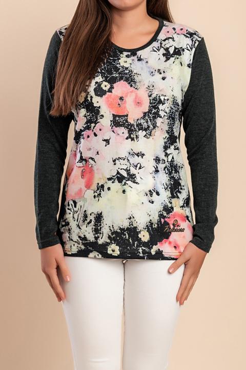 Das Modell auf dem Bild ist 170 cm groß