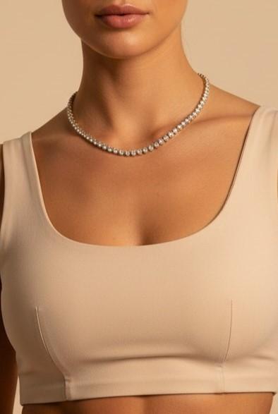 Halskette mit dekorativen Diamanten, Gold